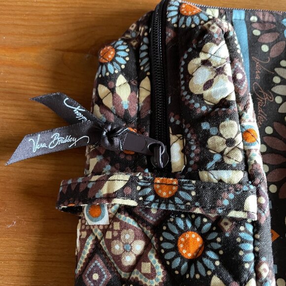 NWOT Vera Bradley Retro Floral Print Zip Close PVC Lined Quilted Cosmetic Case - Picture 9 of 12